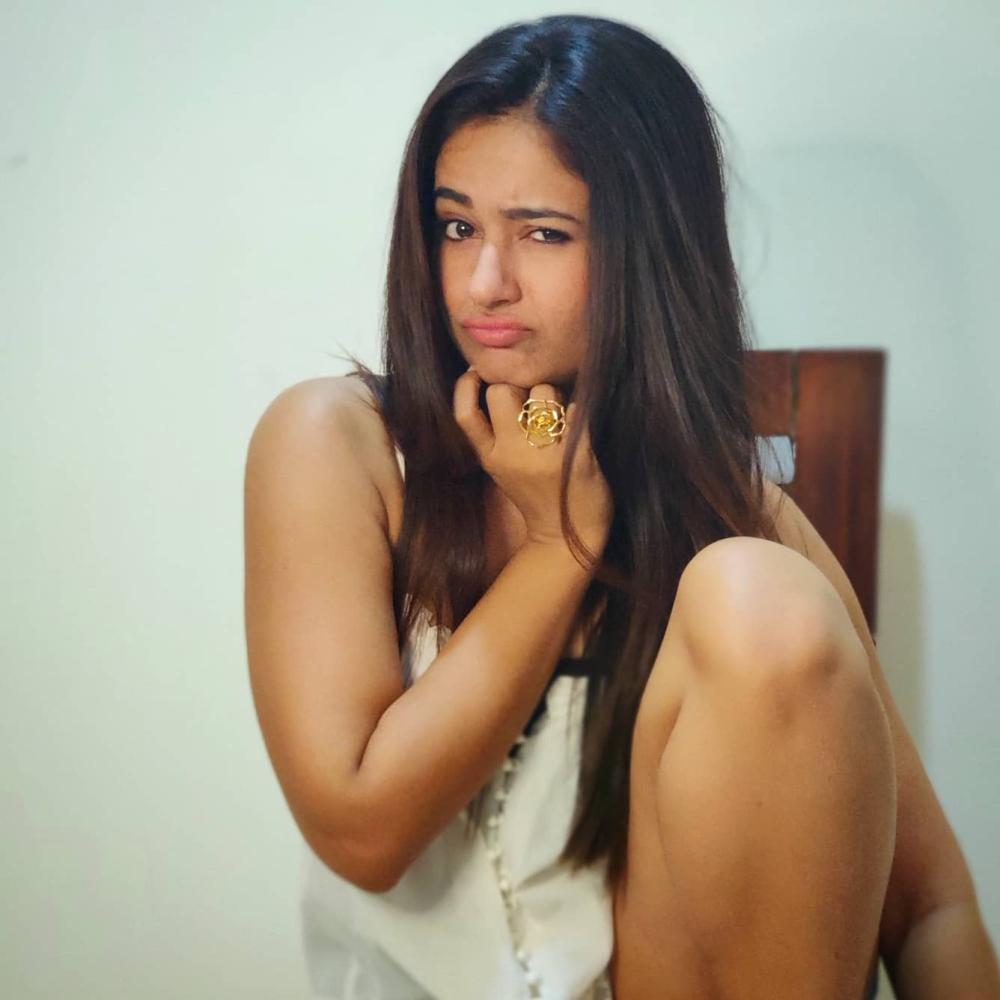 poonam-bajwa-gallery