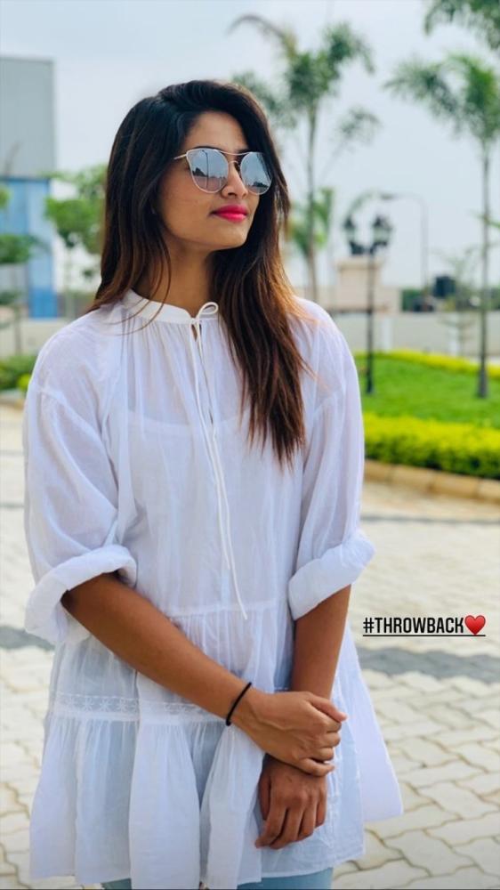 shivani-cute-album