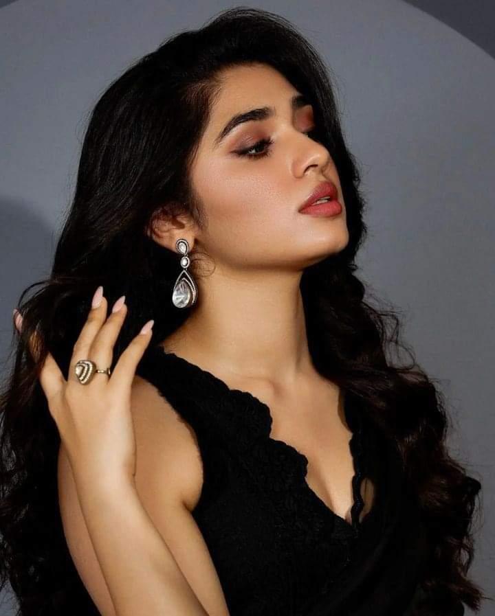 krithi-shetty-actress-cute-photos