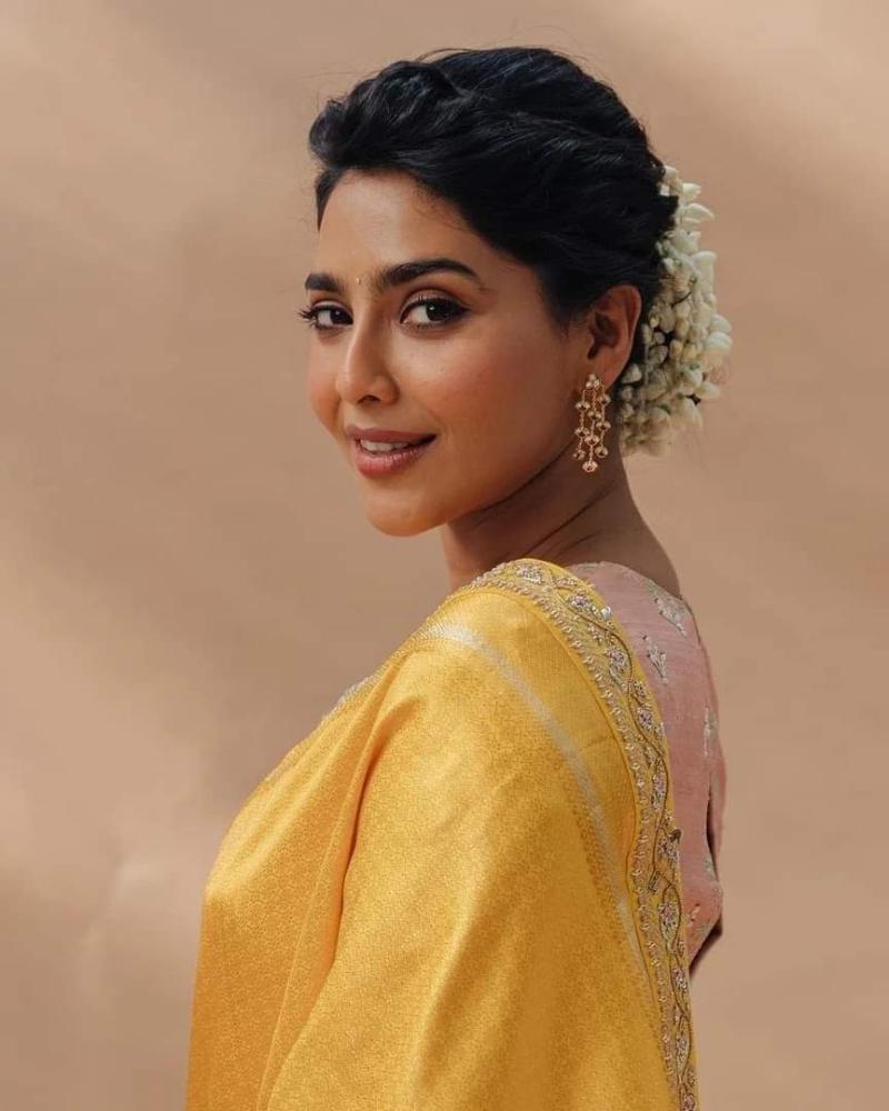 aishwarya-lekshmi-radiates-beauty-in-this-stunning-pkc