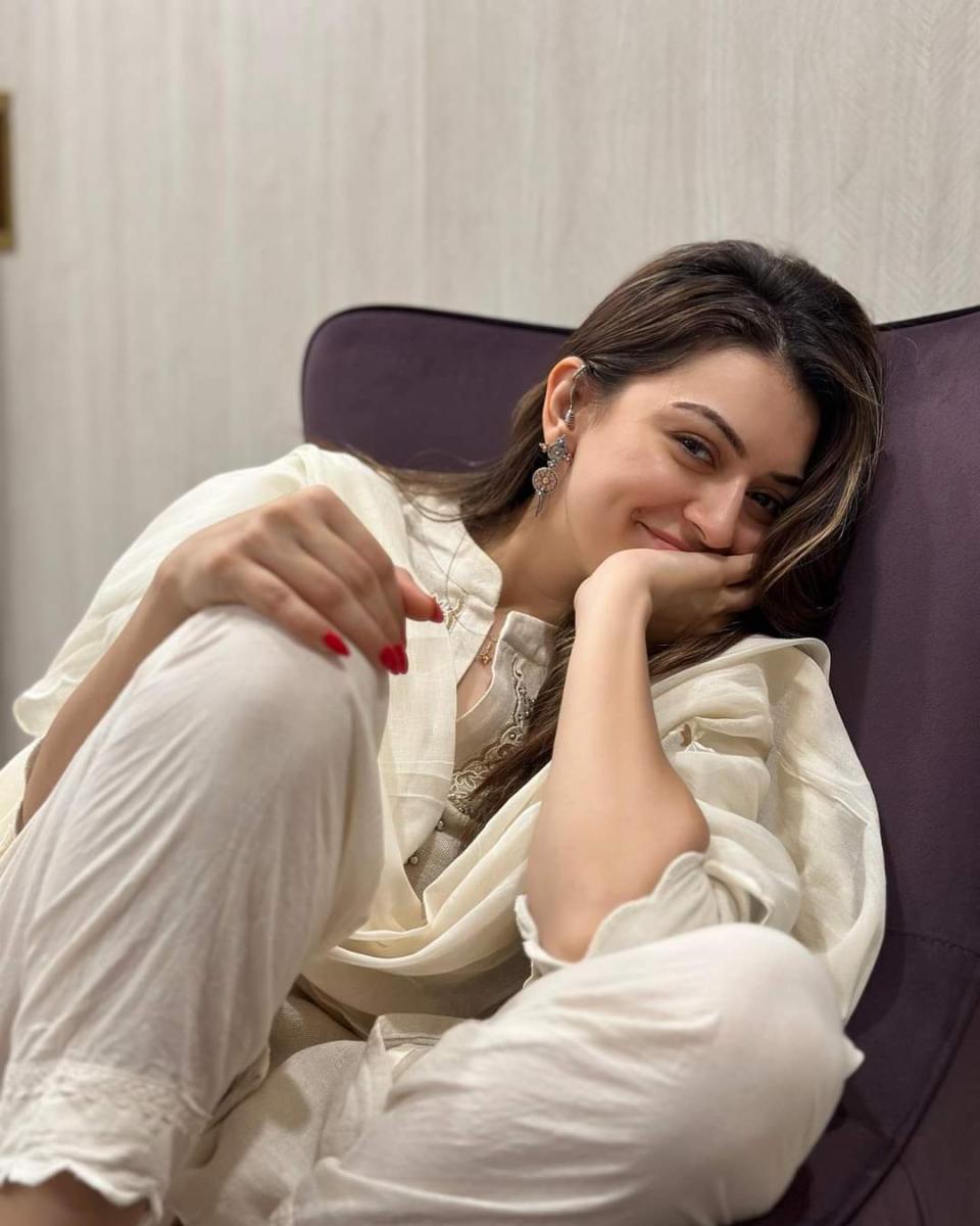 today-actress-glamour-pic-hansika-motwani-keerthi-suresh