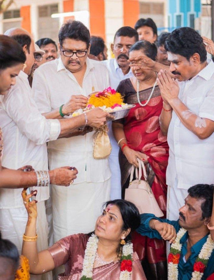 director-cheran-daughter-nivedha-priyadharshini-suresh-aditya-marriage-albums