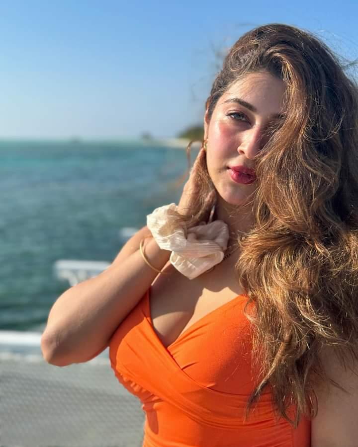 sonarika-bhadoria-hot-photos