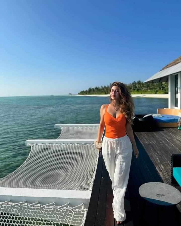 sonarika-bhadoria-hot-photos