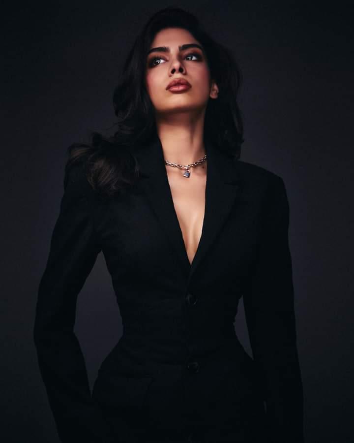 khushi-kapoor-hot-photos