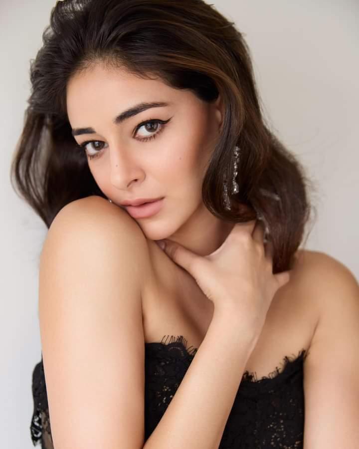 ananya-panday-hot-photos