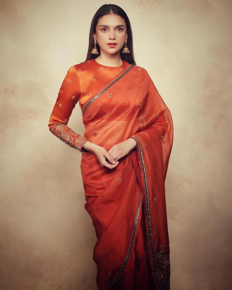 aditi-siddharth-hot-photos
