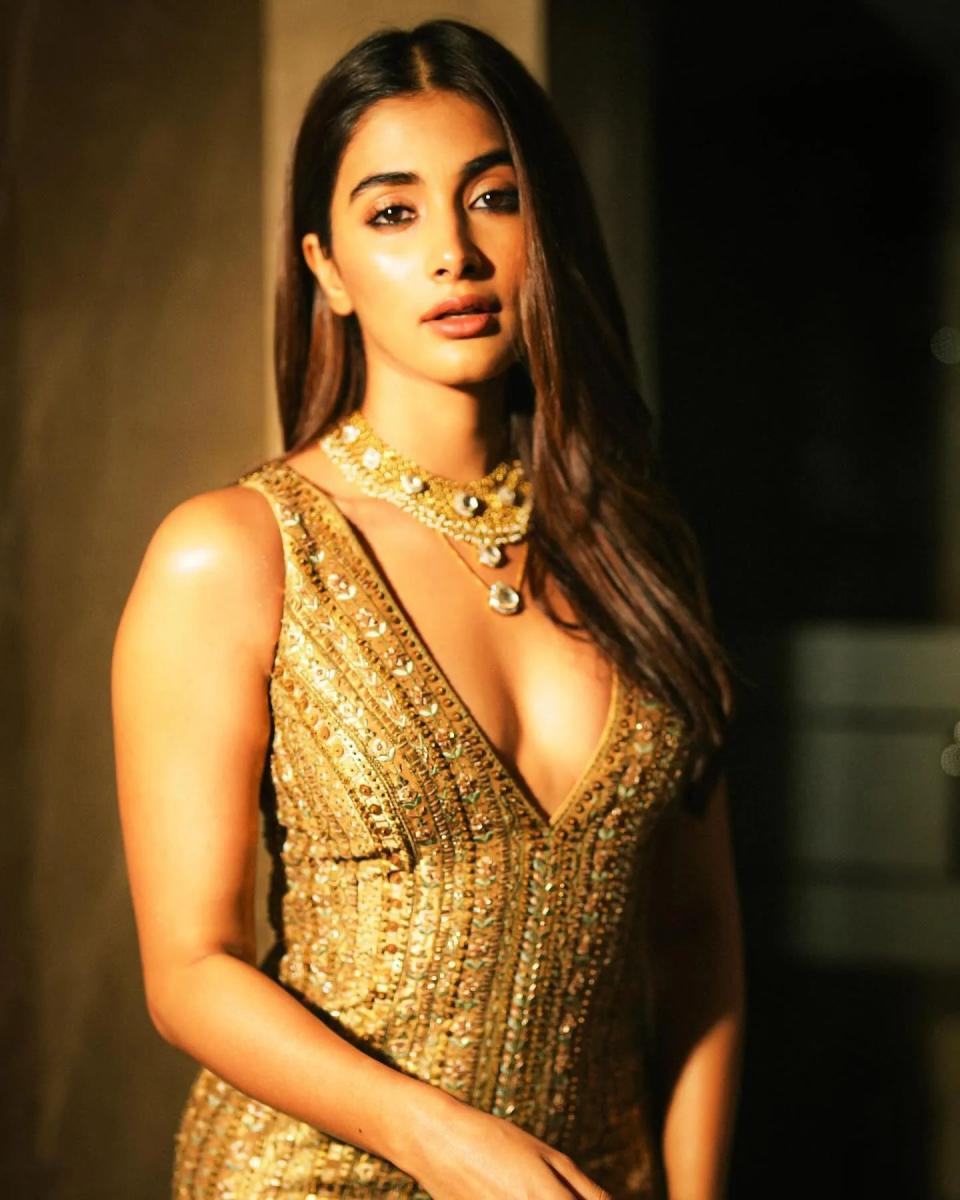 pooja-hegde-cute-photos