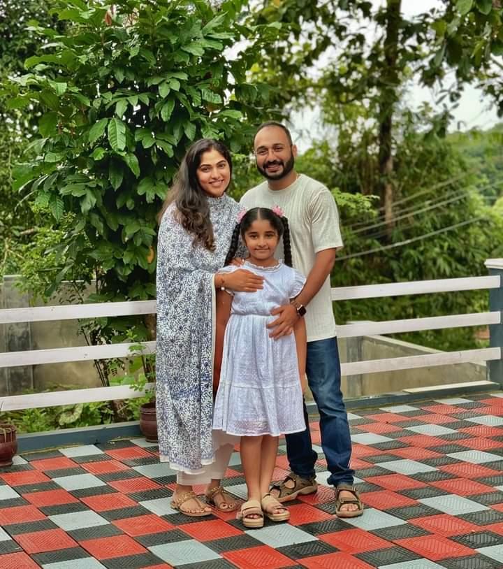 actress-banu-family-photos