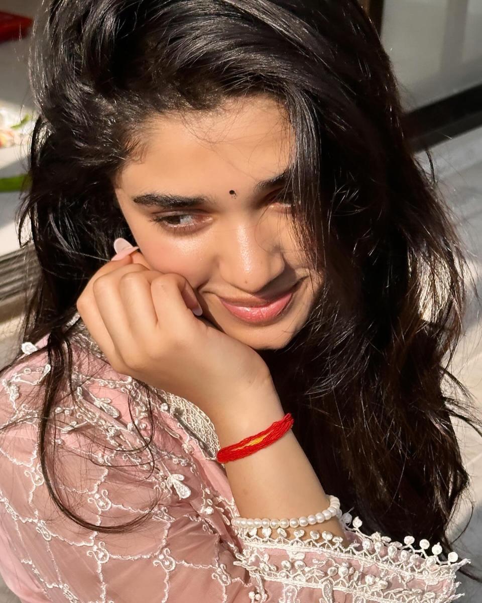 krithi-shetty-smiley-photos