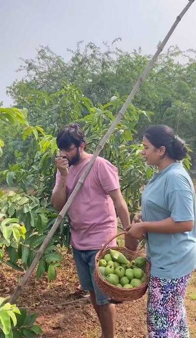 lyrist-snehan-kannika-photos