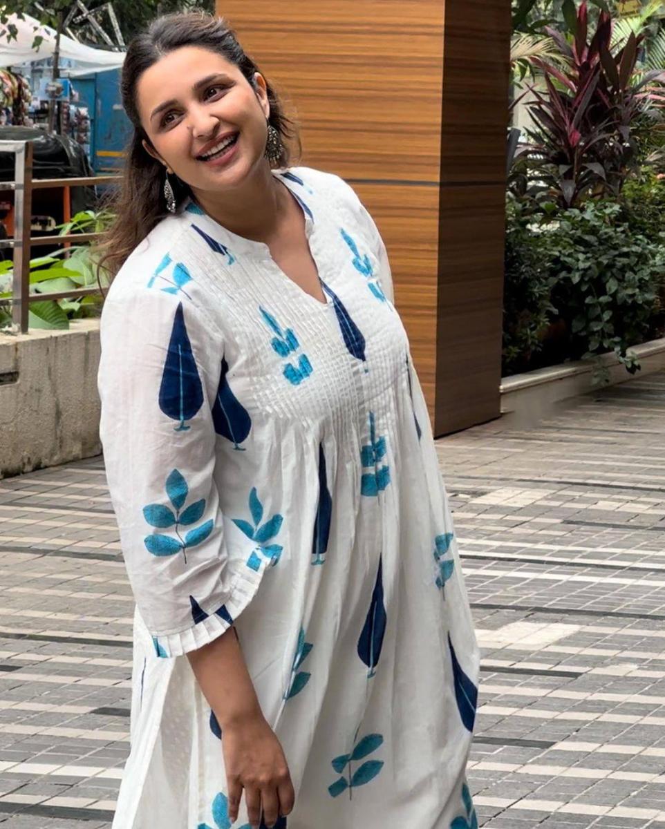 parineeti-chopra-is-a-mood-when-it-comes-to-making-random-nakhre
