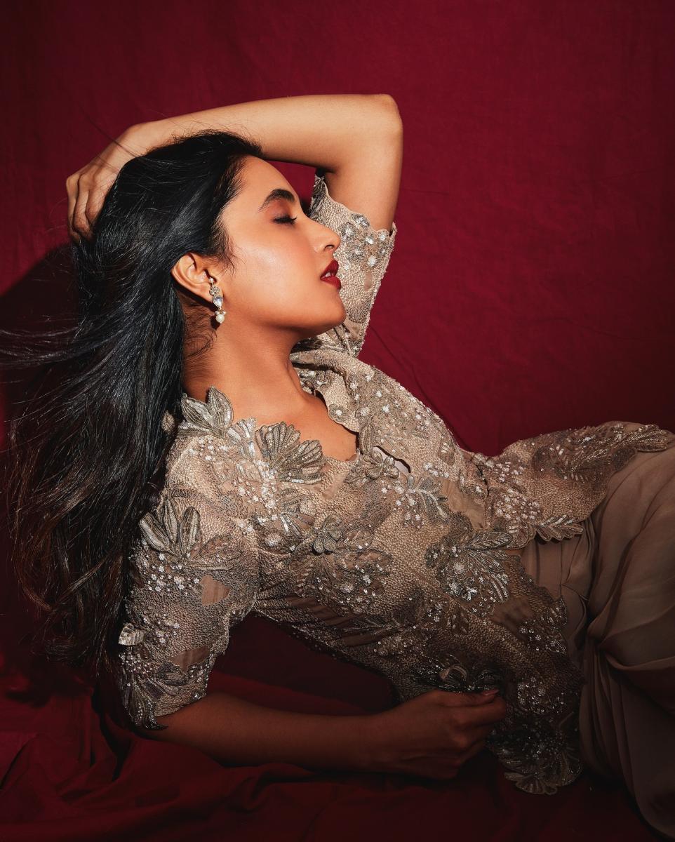 priyanka-mohan-photo-shoot