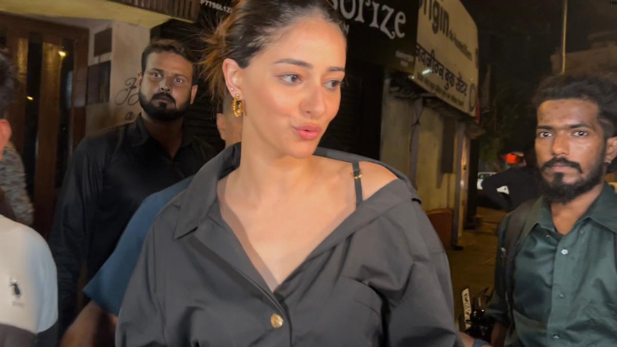 ananya-panday-attended-the-success-party-of-the-movie-ctrl-exit