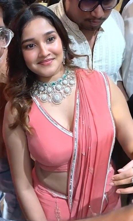 anikha-surendran-hot-photos