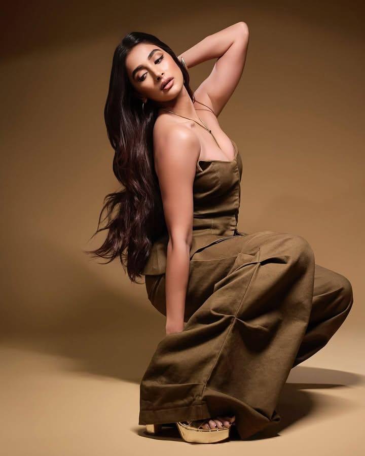pooja-hegde-new-photo-shoot