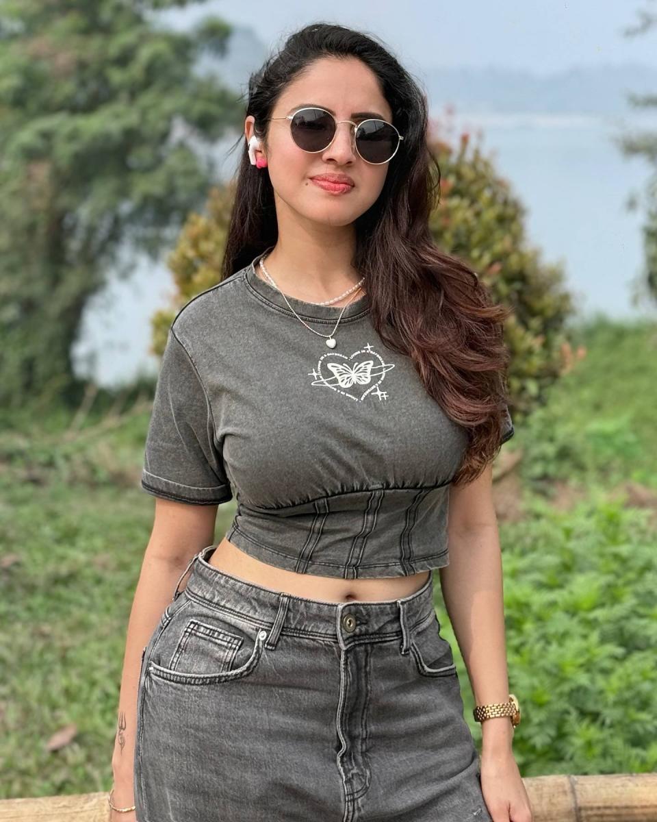 actress-priyanka-stunning-look