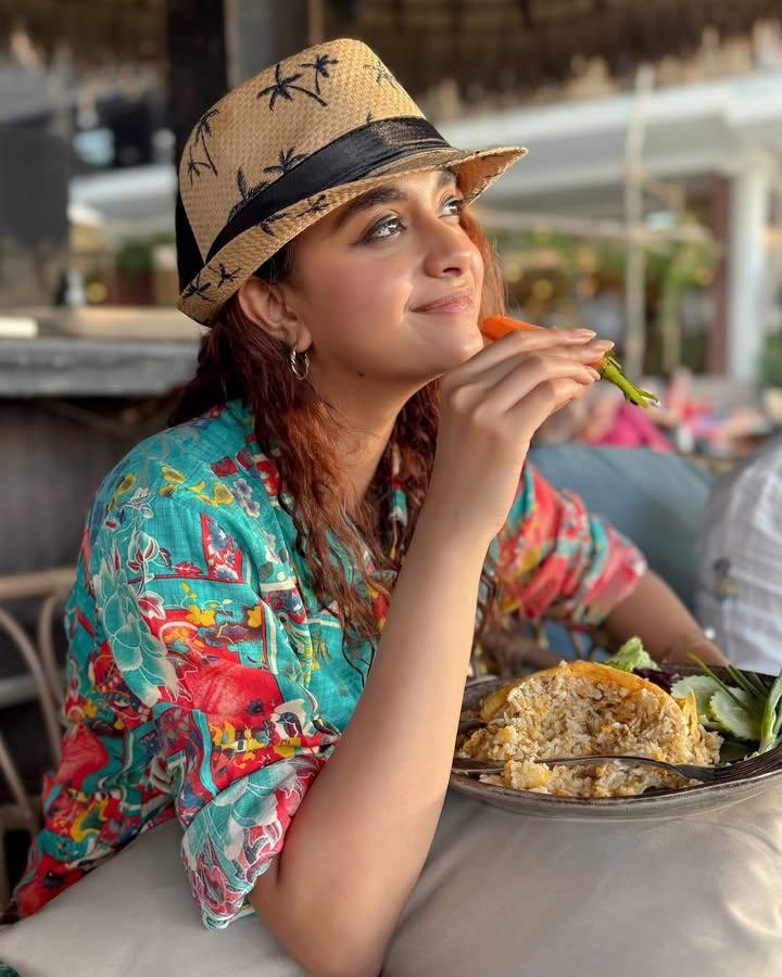 keerthy-suresh-honeymoon-photos