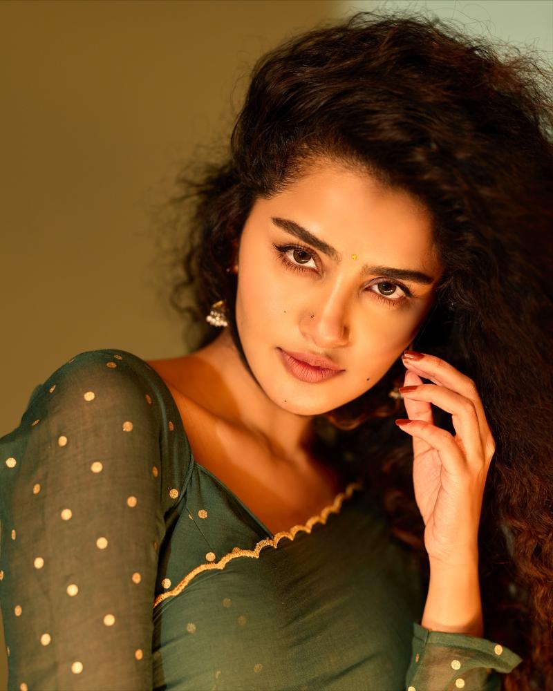 cutie-look-anupama-parameswaran-latest-clicks