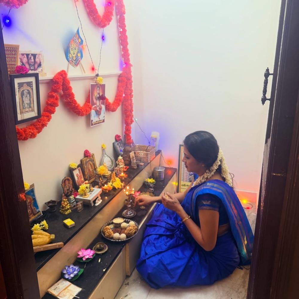 actress-anjana-rangan-karthigai-deepam-wishes