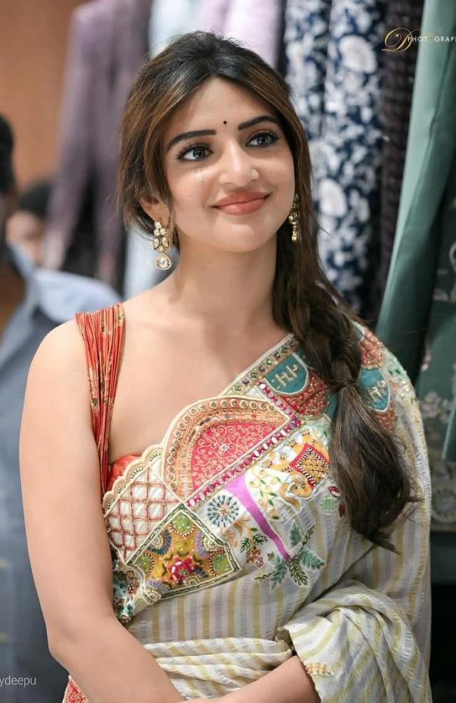 actress-sreeleela-in-saree-look