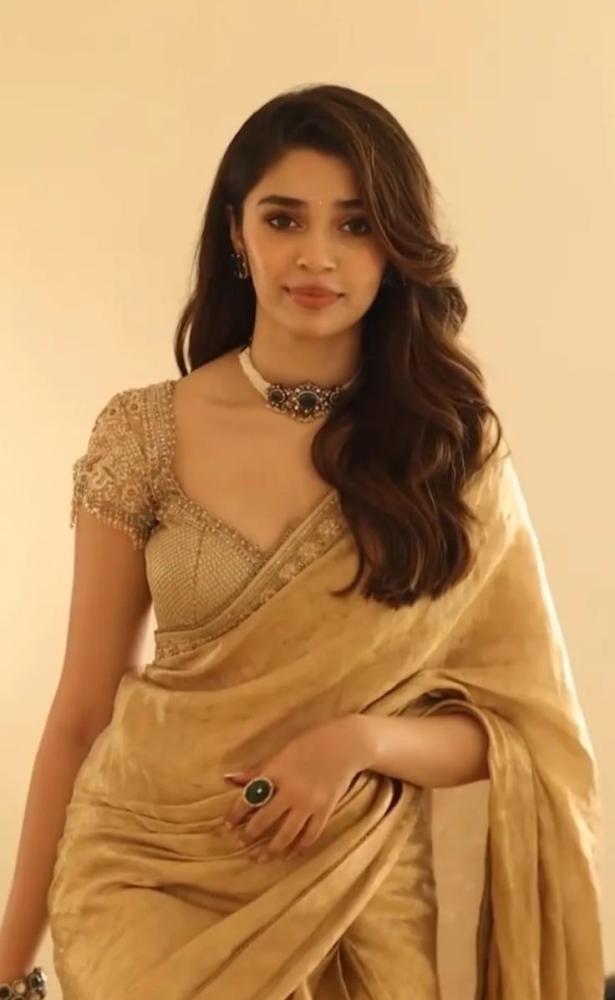 actress-krithi-shetty-photos