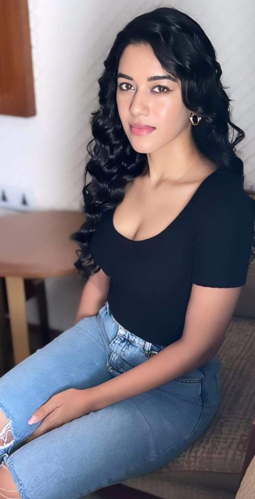 actress-mirnalini-ravi-cute-photos