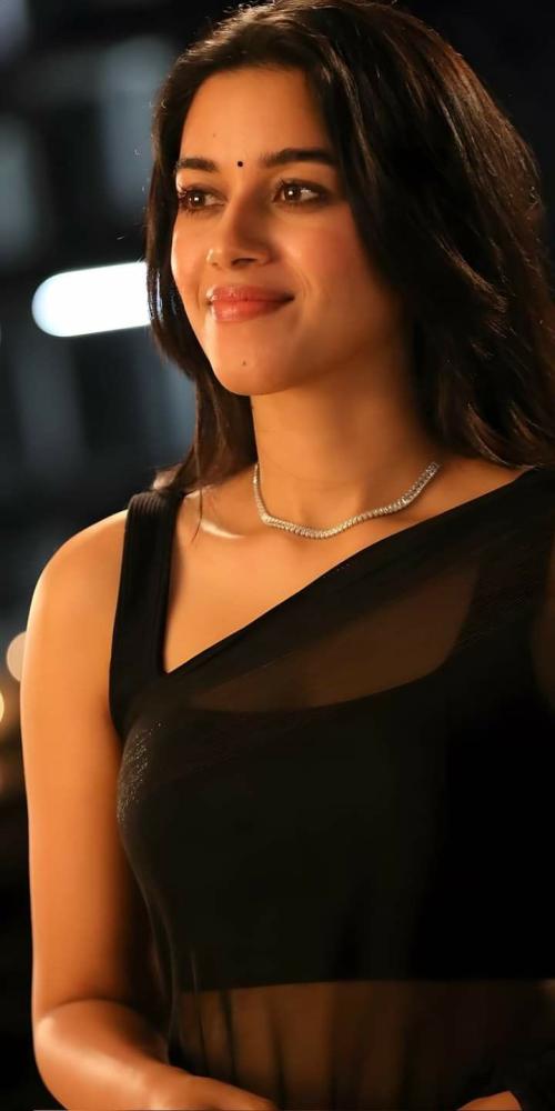 actress-mirnalini-ravi-cute-photos