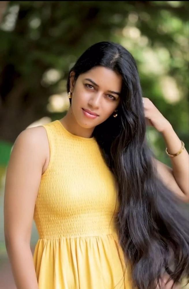 actress-mirnalini-ravi-cute-photos