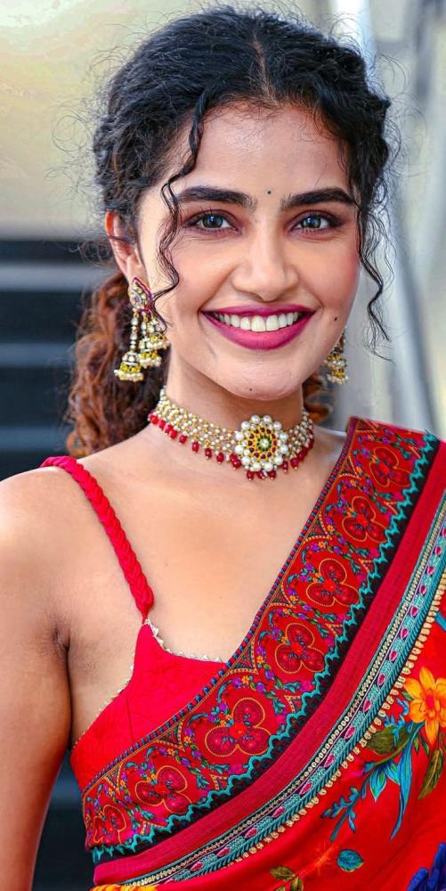 actress-anupama-parameswaran-photos