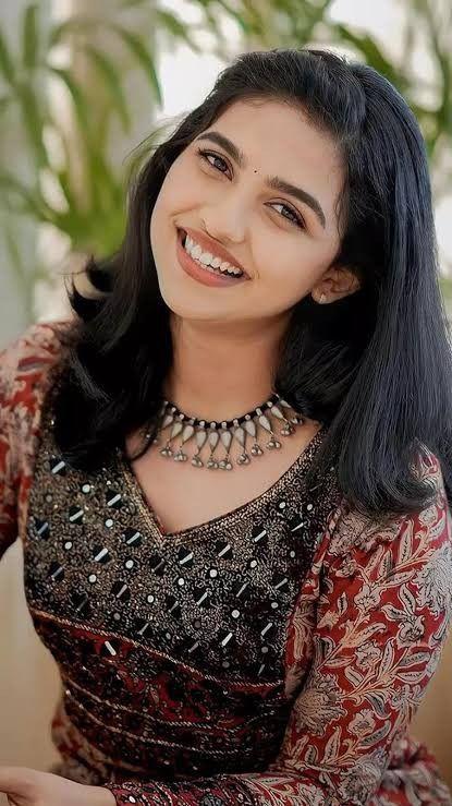 actress-mamitha-baiju-photos