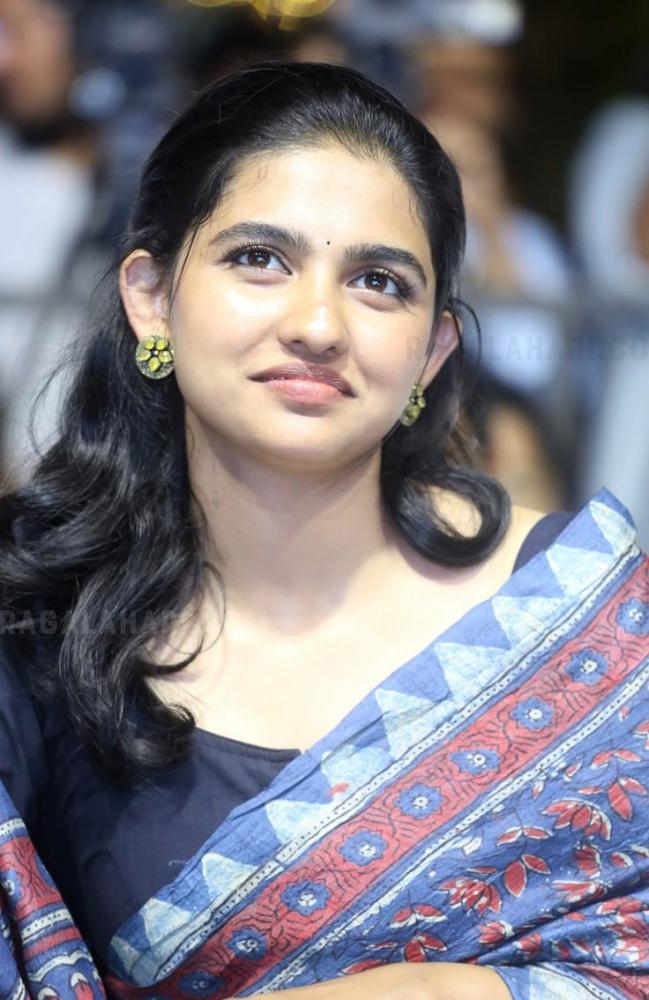 actress-mamitha-baiju-photos