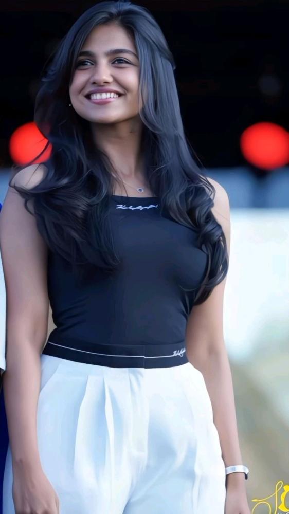 actress-mamitha-baiju-photos