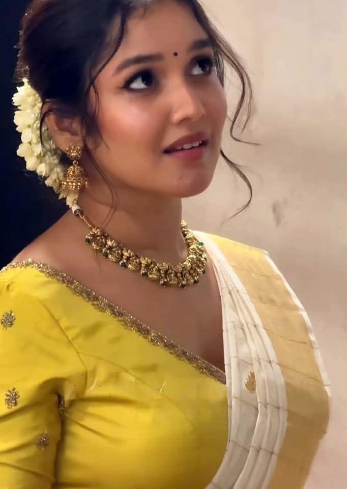 anikha-surendran-photos