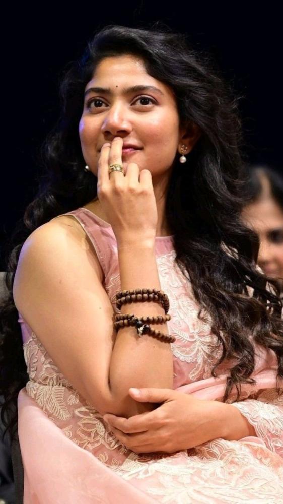 actress-sai-pallavai
