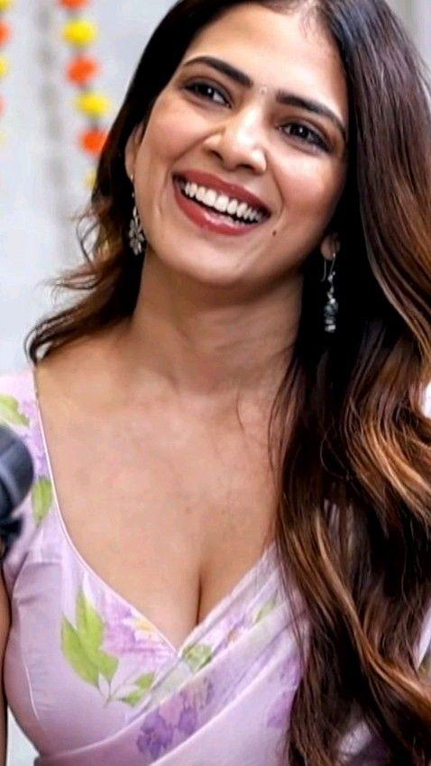 actress-malvika-mohan-hot-photos