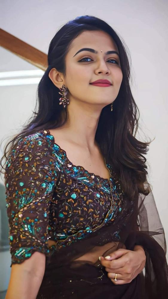 actress-aparna-das-photos