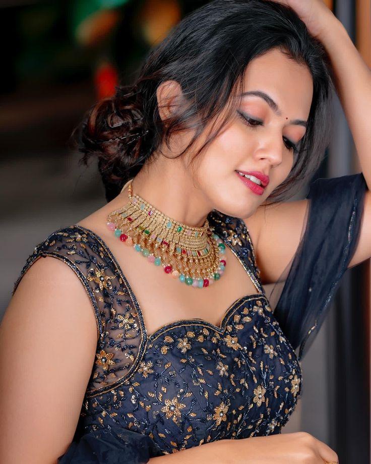 actress-aparna-das-photos