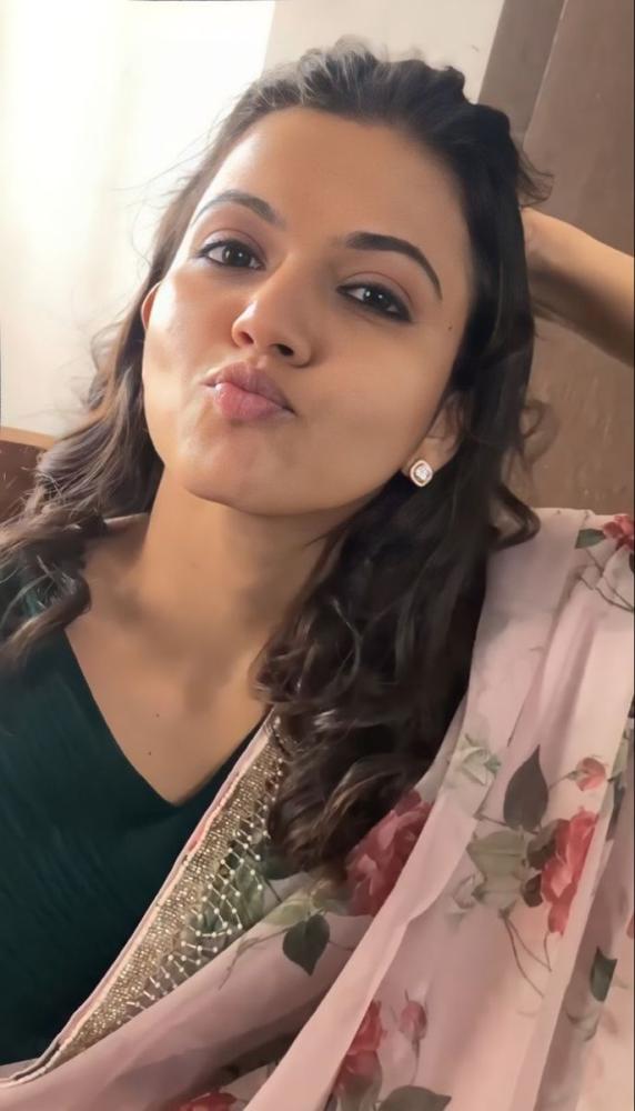 actress-aparna-das-photos