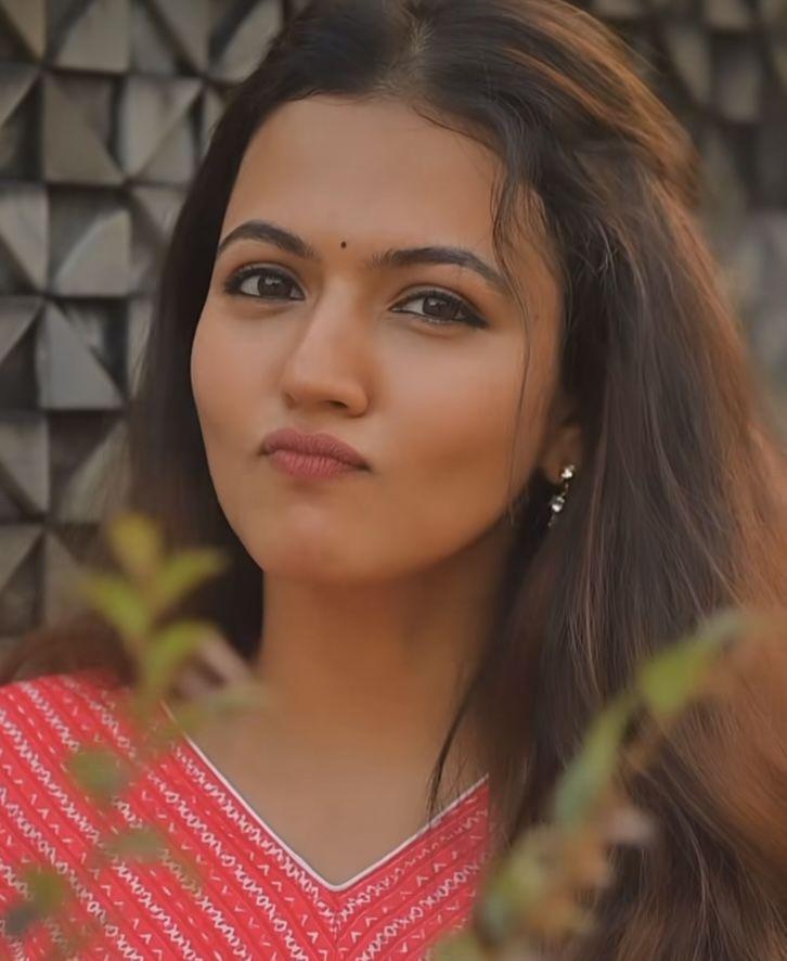 actress-aparna-das-photos