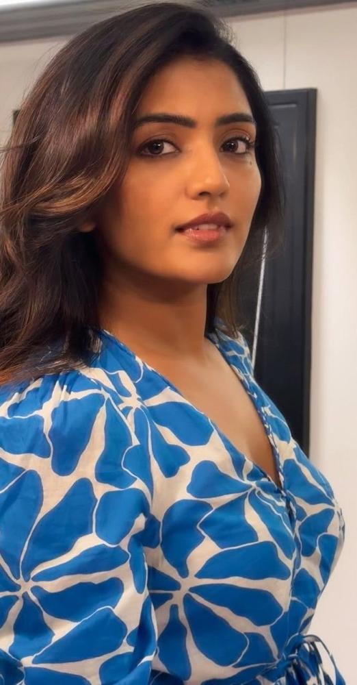 actress-eesha-rebba-photos