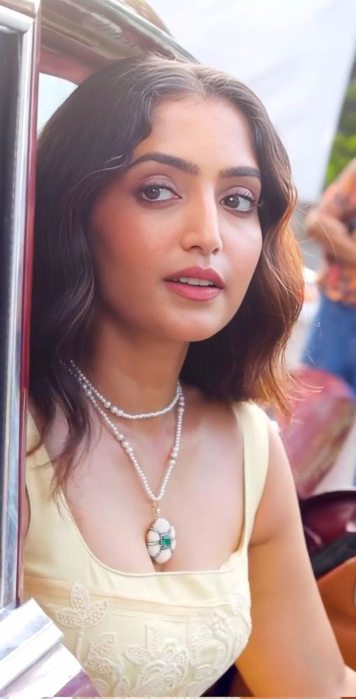 reba-monica-john-hot-photos