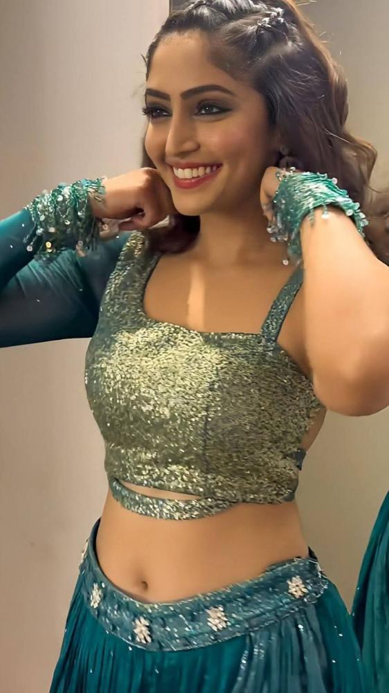 reba-monica-john-hot-photos