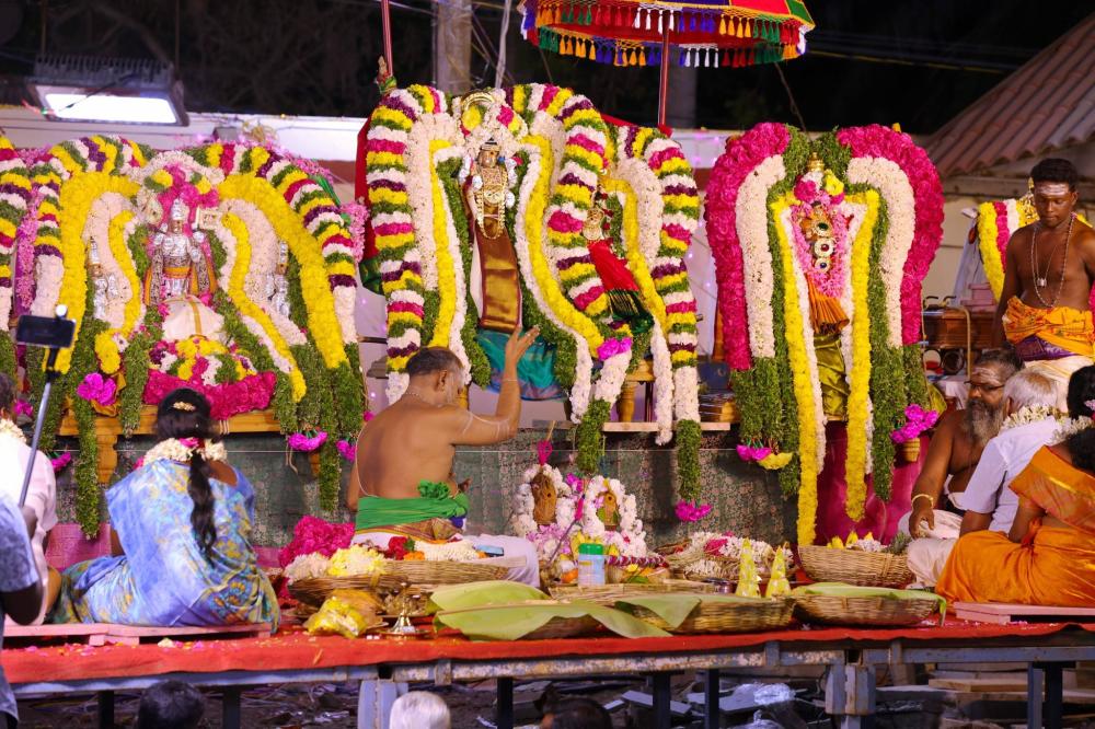 munnur-adavaleeswarar-temple-kumbabishegam