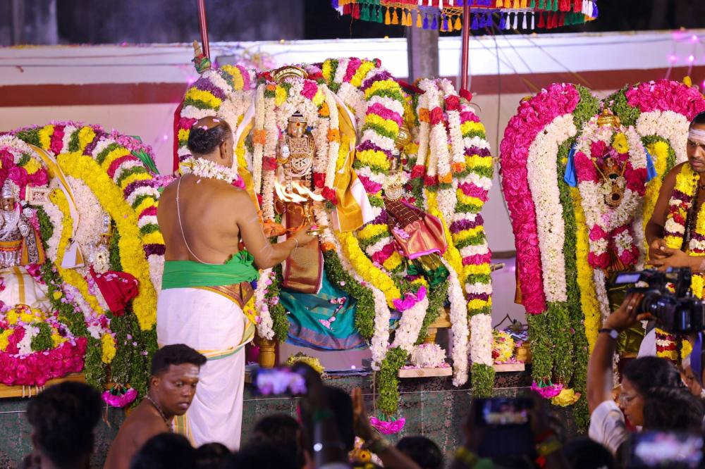 munnur-adavaleeswarar-temple-kumbabishegam