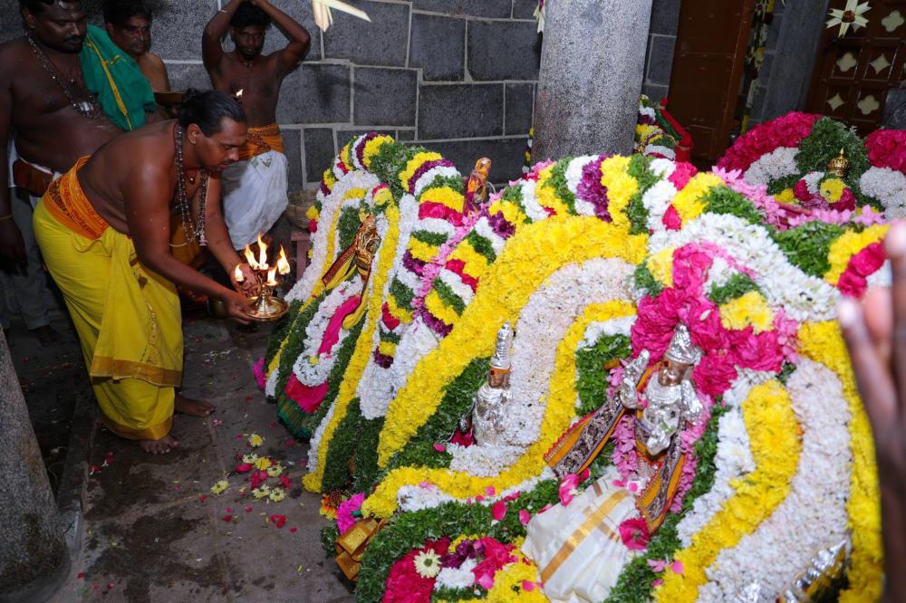 munnur-adavaleeswarar-temple-kumbabishegam