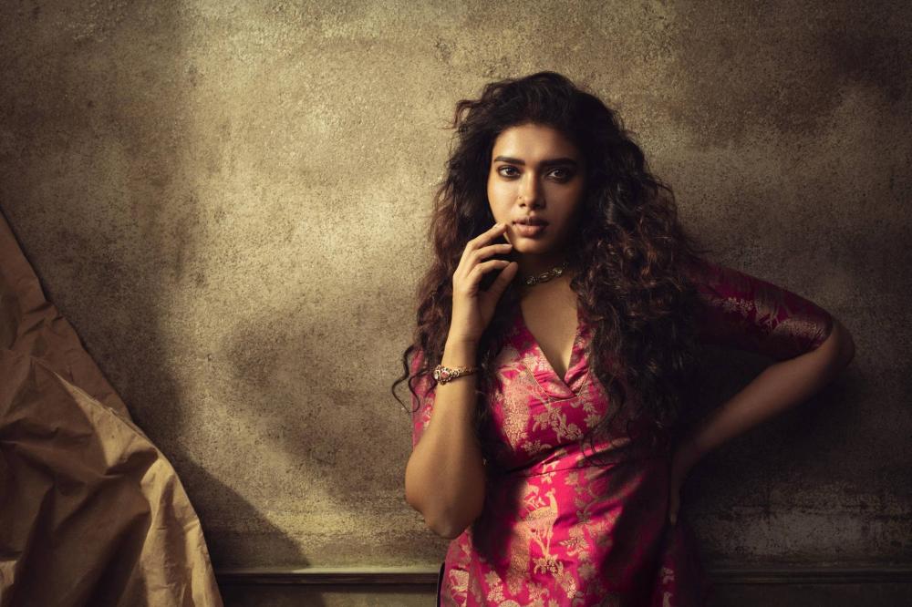 actress-dushara-vijayan-latest-photo-shoot