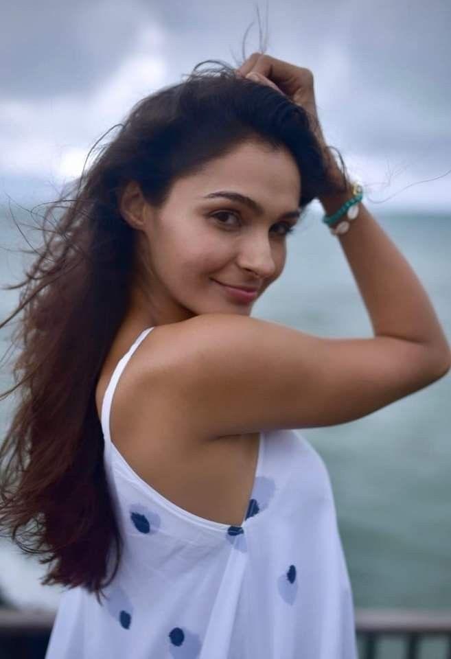 actress-andrea-jeremiah-hot-photos