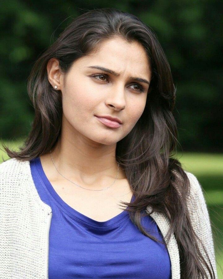 actress-andrea-jeremiah-hot-photos