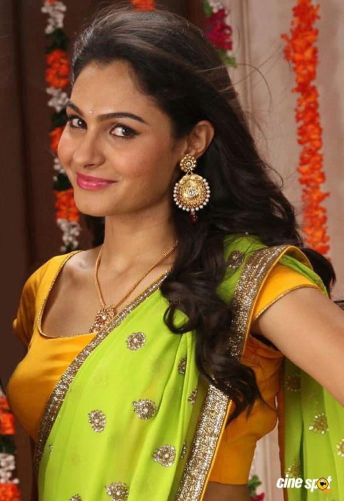 actress-andrea-jeremiah-hot-photos